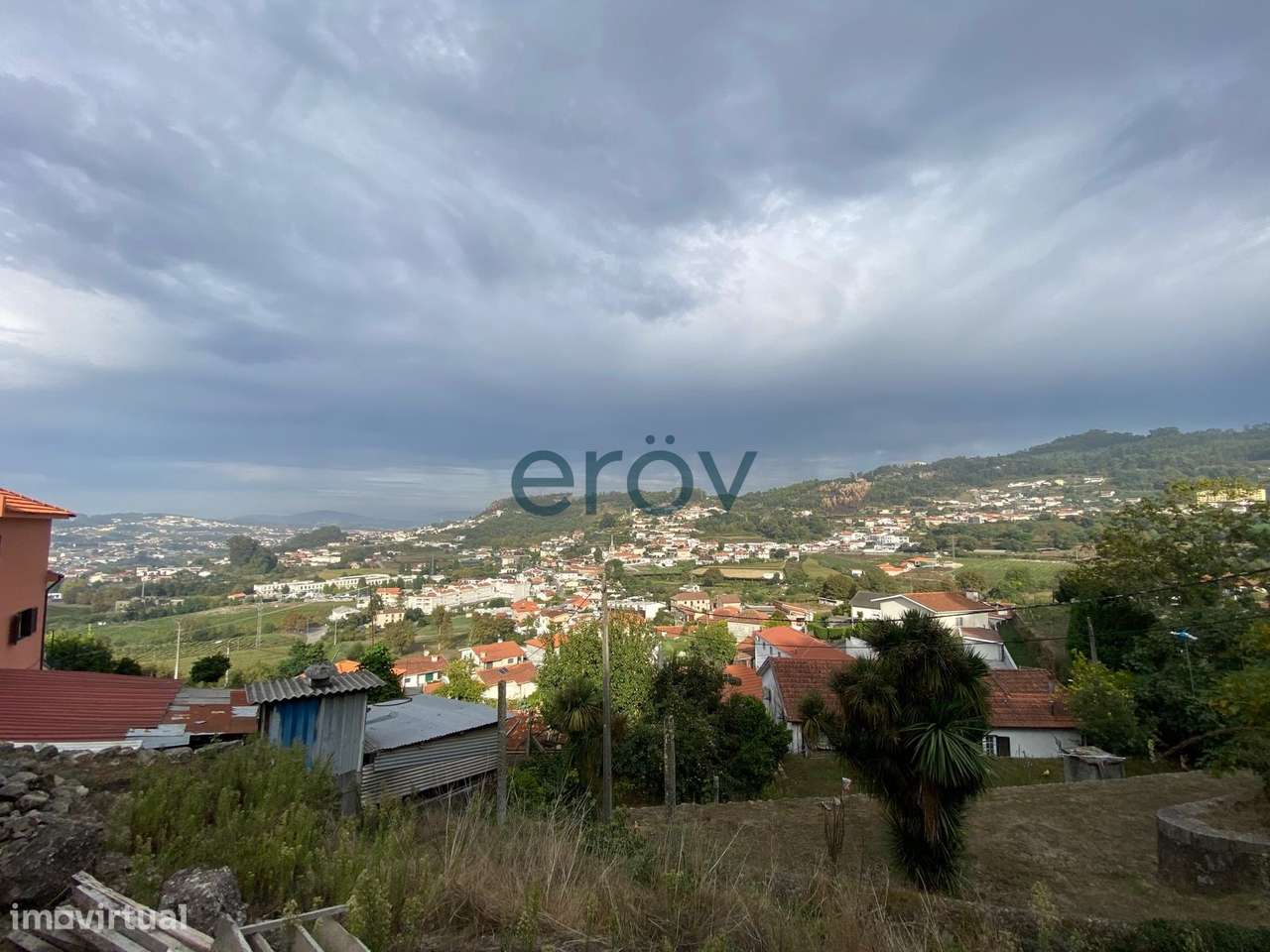 Moradia para Reabilitação com Terreno e Vista Panorâmica-23