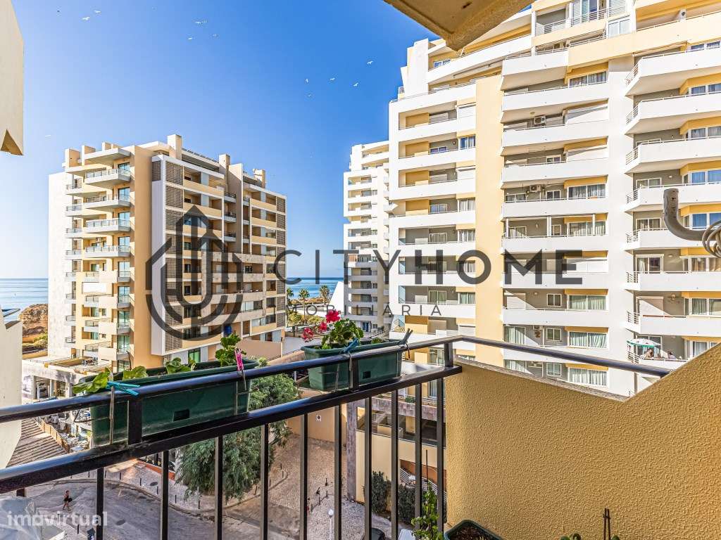 Apartamento T1 remodelado com vista mar a 150m da praia - Grande imagem: 2/23