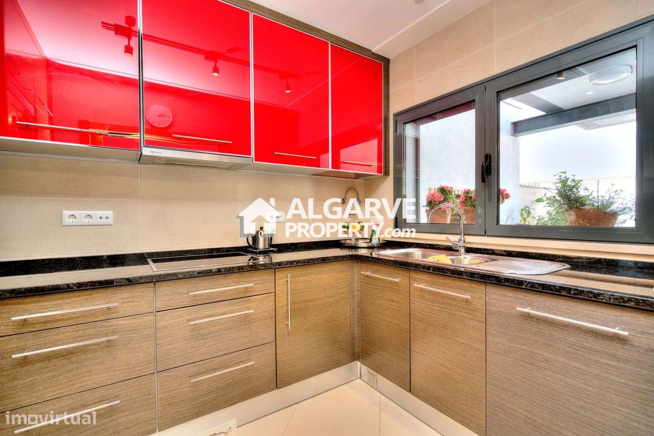 V5 - Moradia  espaçosa com 3+2 quartos em condomínio com piscina e gar - Grande imagem: 3/39