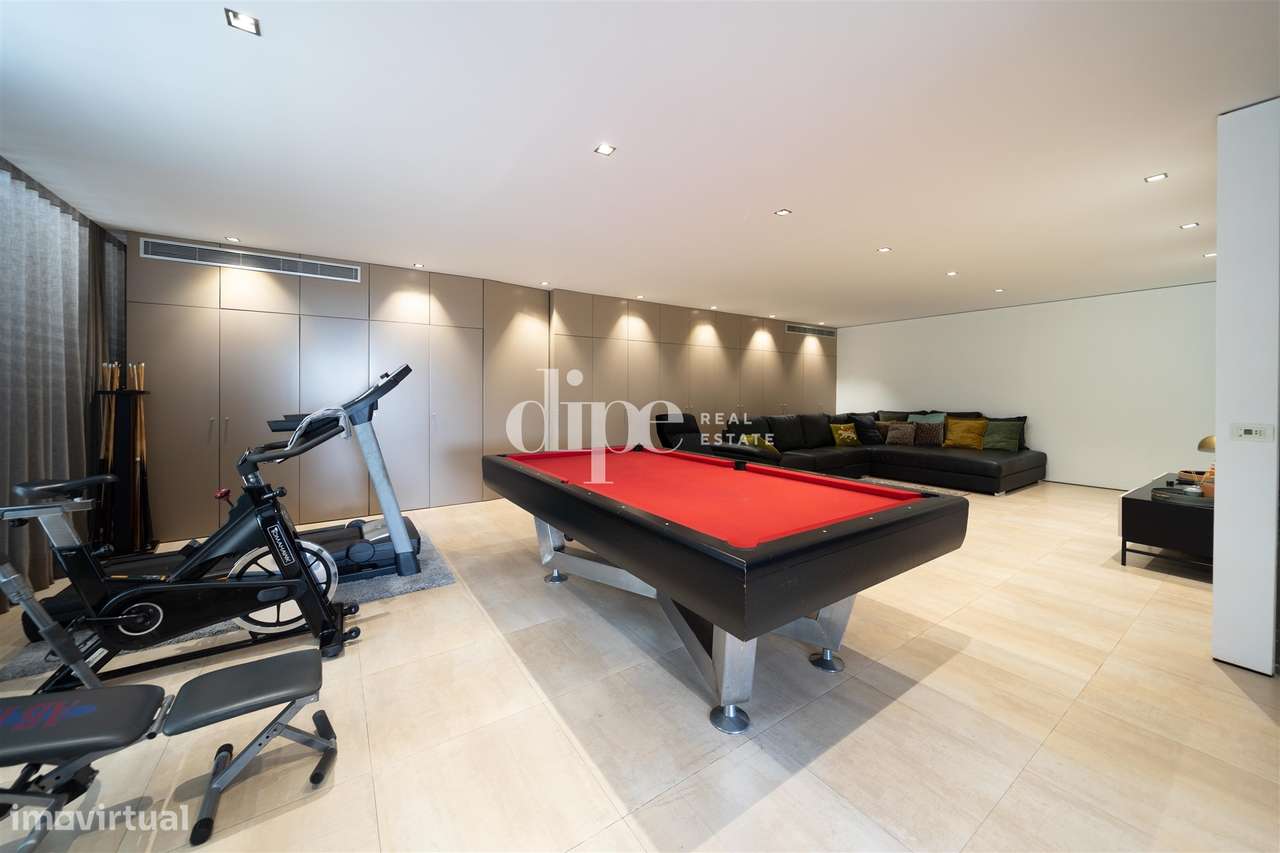 Luxuosa Moradia T3 com piscina, ginásio e jardins-22