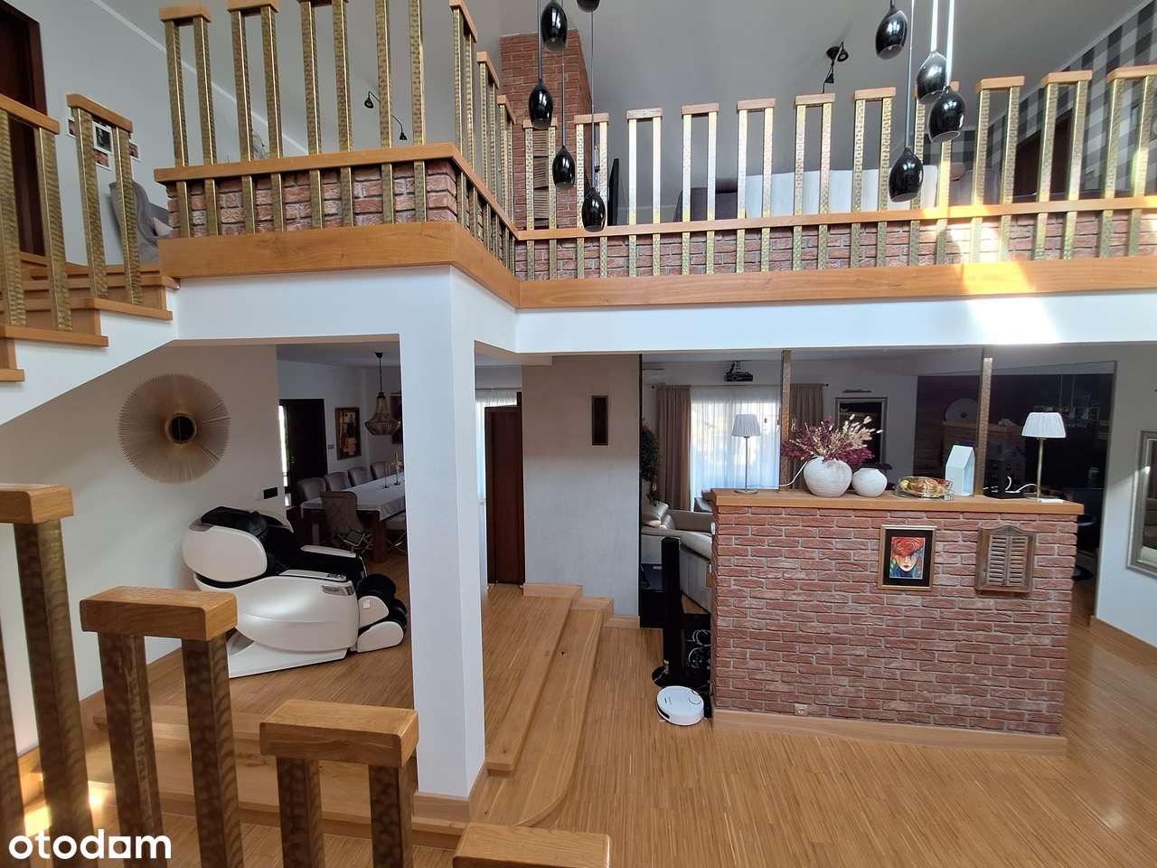 Wyjątkowa Rezydencja z prywatnym jeziorem, boiskiem i strefą wellness - Pełny obrazek: 4/16