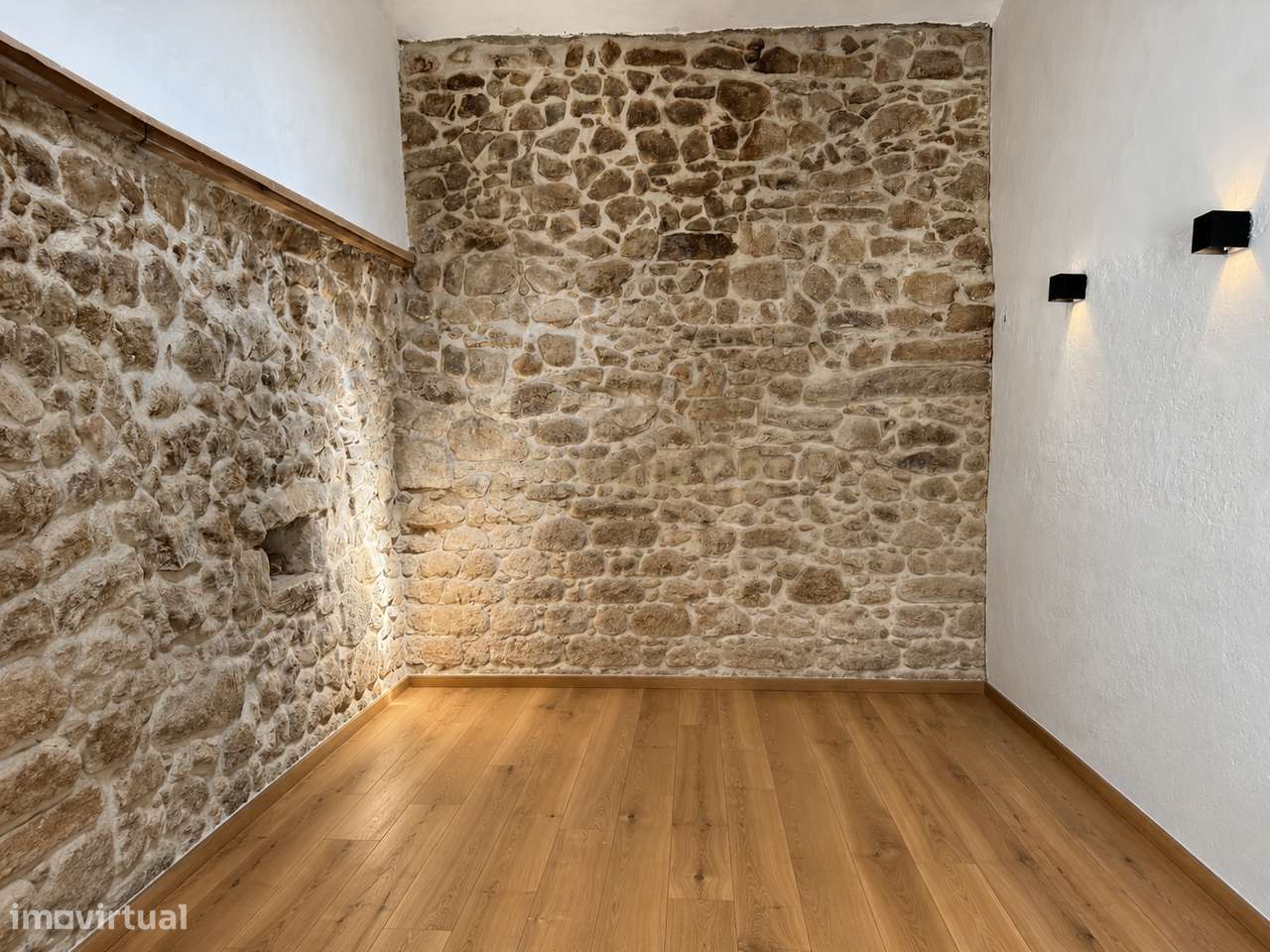 Moradia Térrea com Terreno de 950 m² a Apenas 8 km de Évora-4