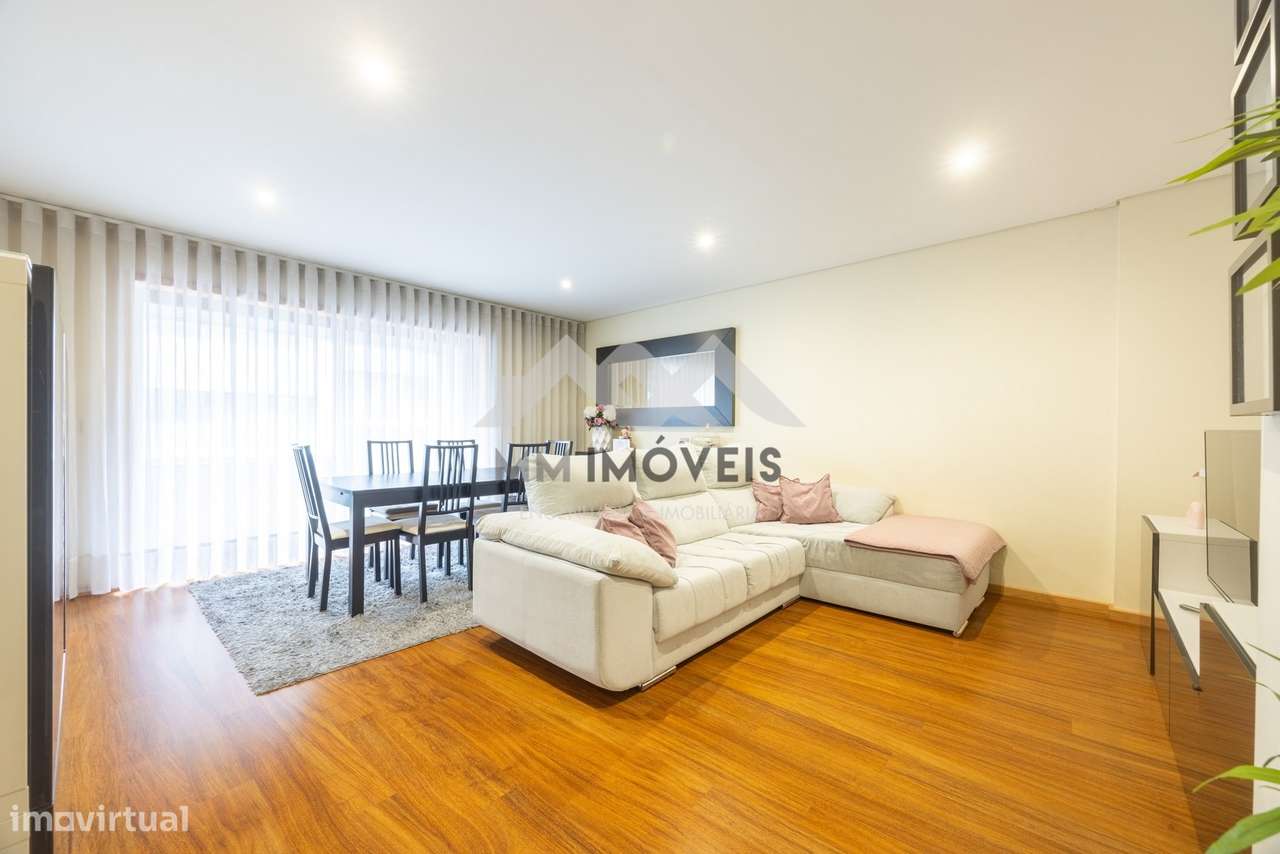 Apartamento T2 | Rio Tinto | Varanda | Suite | Elevador | Garagem Box - Grande imagem: 2/34