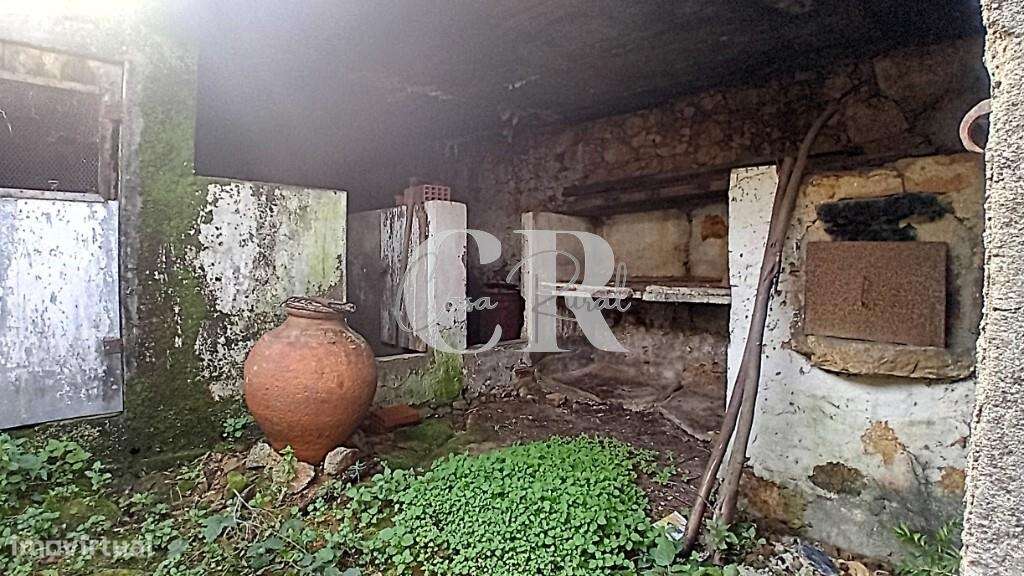 Moradia em pedra em Figueiró dos Vinhos com terreno e poço de água-30