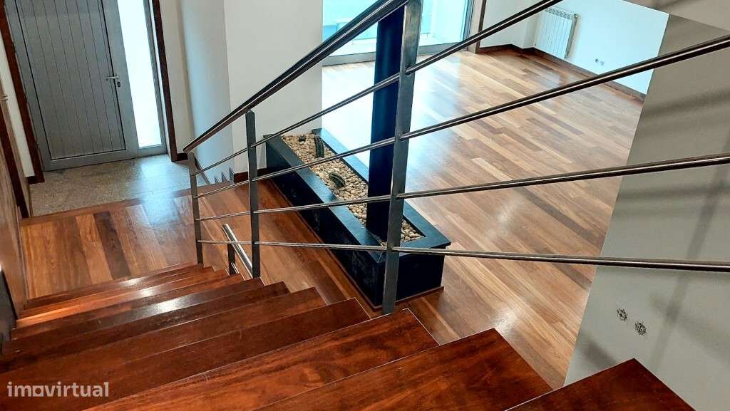 Moradia V4+1 em Banda com Piscina - Dume, Braga-14