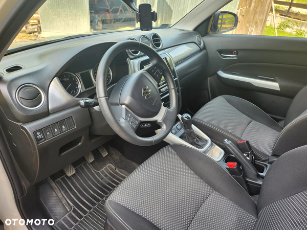 Suzuki Vitara 1.6 Comfort 2WD - 9