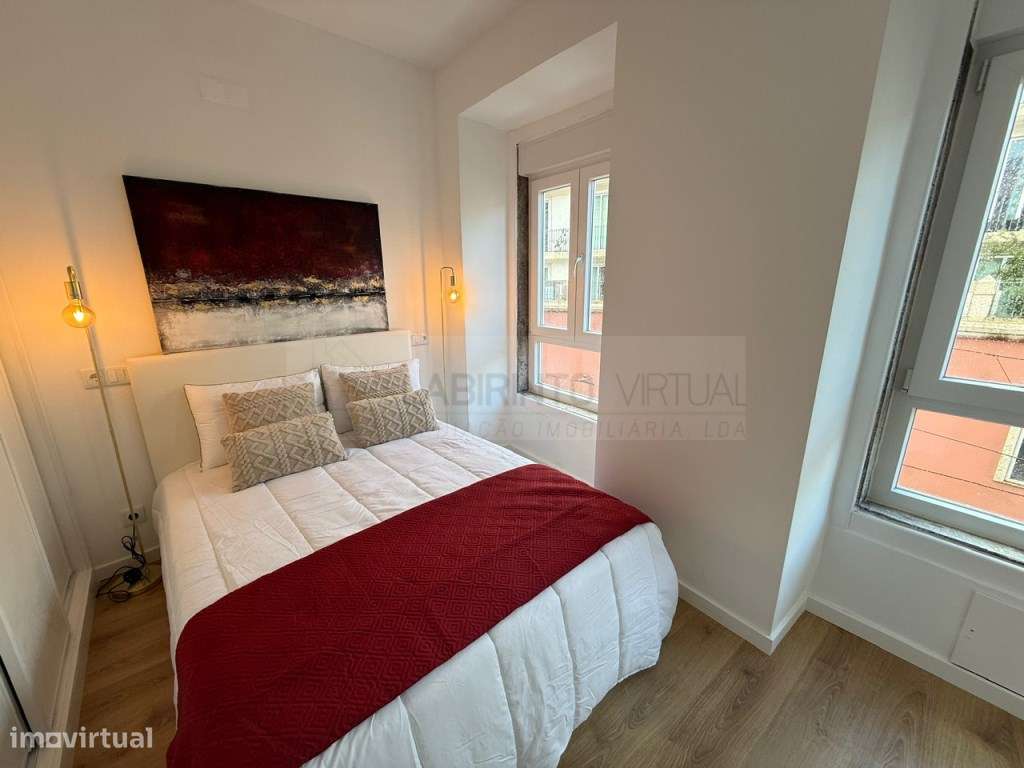 Vende-se T3 remodelado e mobilado, em Penha de França - Lisboa-12