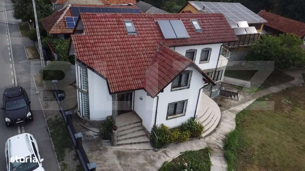 Casa P+E+M cu 4 camere, 250 mp si 3000 mp teren, zona Arcani - Imagine principală: 2/10