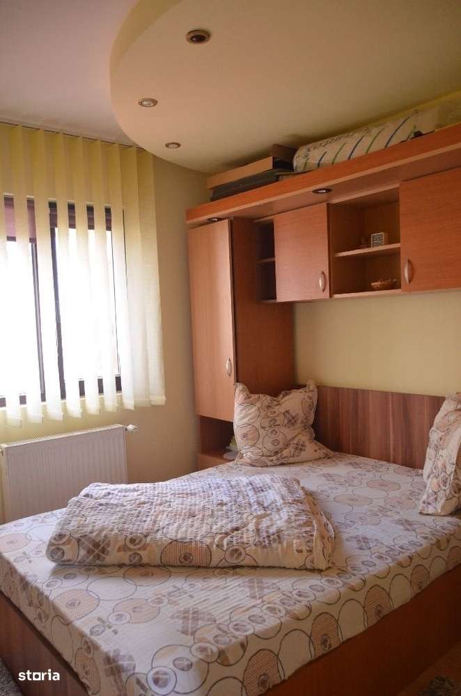 Vila de vacanta ,pretabil pensiune ,situata in Busteni, - Imagine principală: 3/15