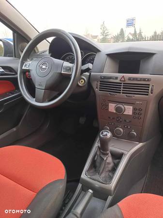 Opel Astra III GTC 1.8 Sport - 16