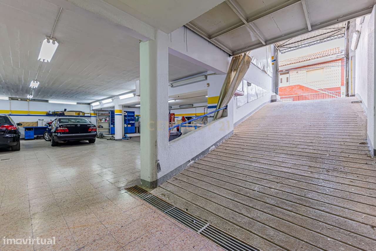 Trespasse Armazém Amplo com Oficina Totalmente Funcional Amadora-25
