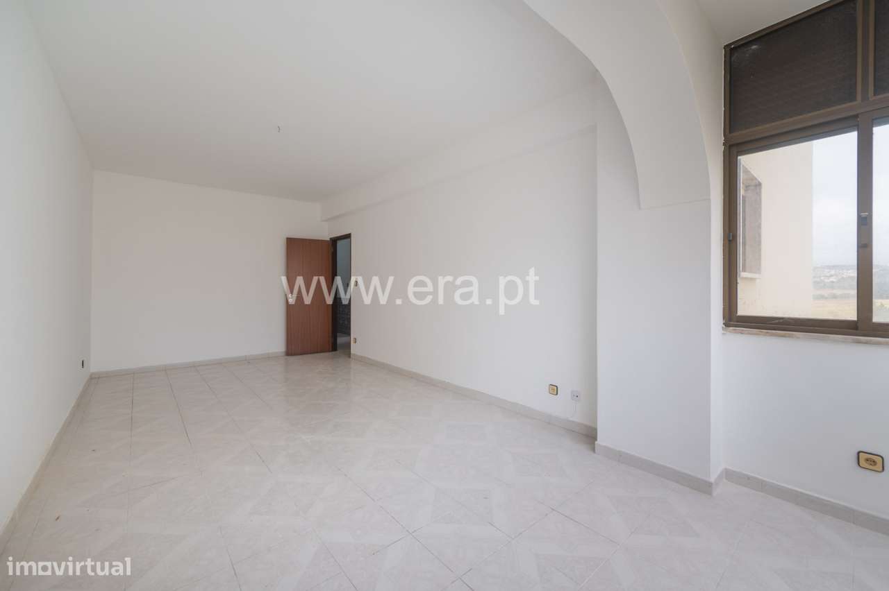 T2 - Jardim do Sol, Odivelas com lugar garagem-11