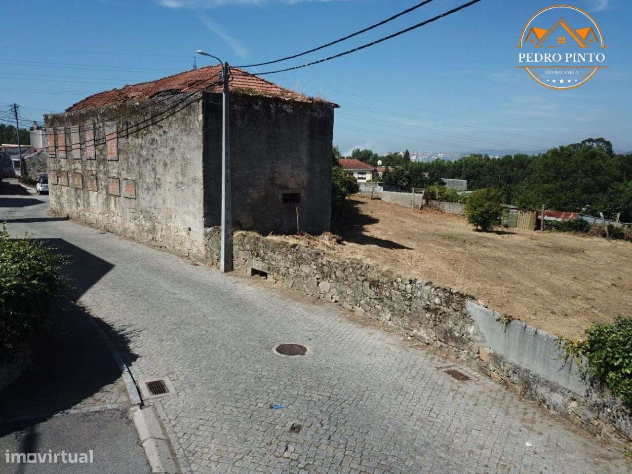 Terreno para Venda com Casa de Pedra | Área Total de 4942,5 m² |-5