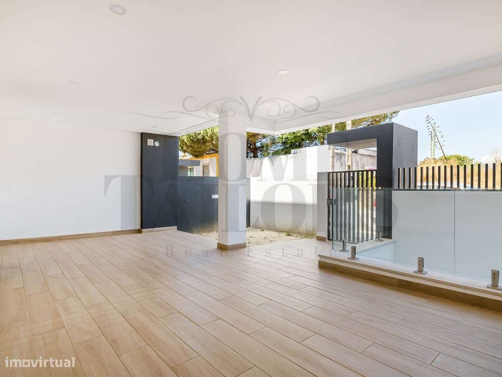 MORADIA T3+1 | A DOIS MINUTOS DAS PRAIAS DE S.JOAO DA CAPARICA - Grande imagem: 5/18