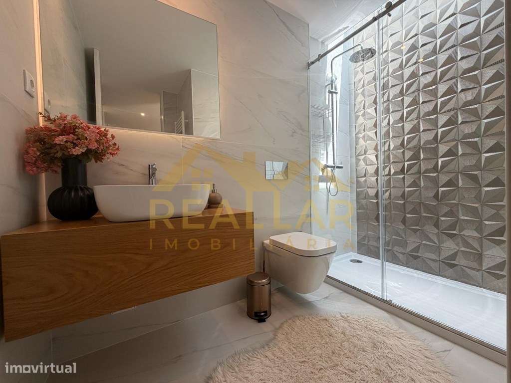 Exclusiva Moradia T4 Semi-Nova com Vista Rio - Condomínio Privado Q...-23