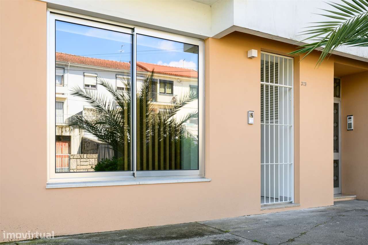 T1+1 remodelado no Porto - Grande imagem: 2/34