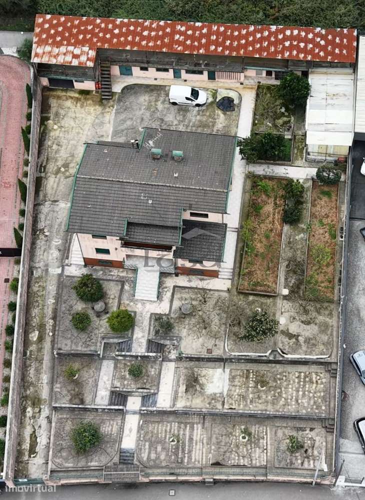 Moradia T5 de Quatro Frentes com Visibilidade Única - Grande imagem: 4/30