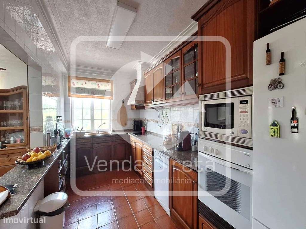 Moradia V6 com anexo T2 com terreno de 7.480 m2 em Arruda dos Vinho...-9