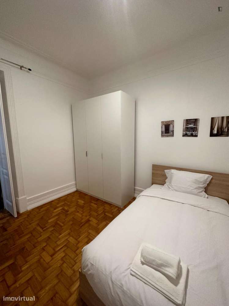 Quarto - localizado em Arroios Lisbon - Grande imagem: 3/10