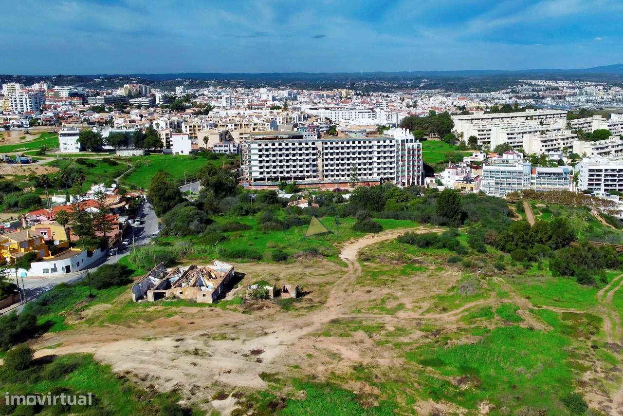Terreno com Ruina a venda para Construção de Moradia Isolada - Lagos - Grande imagem: 2/21