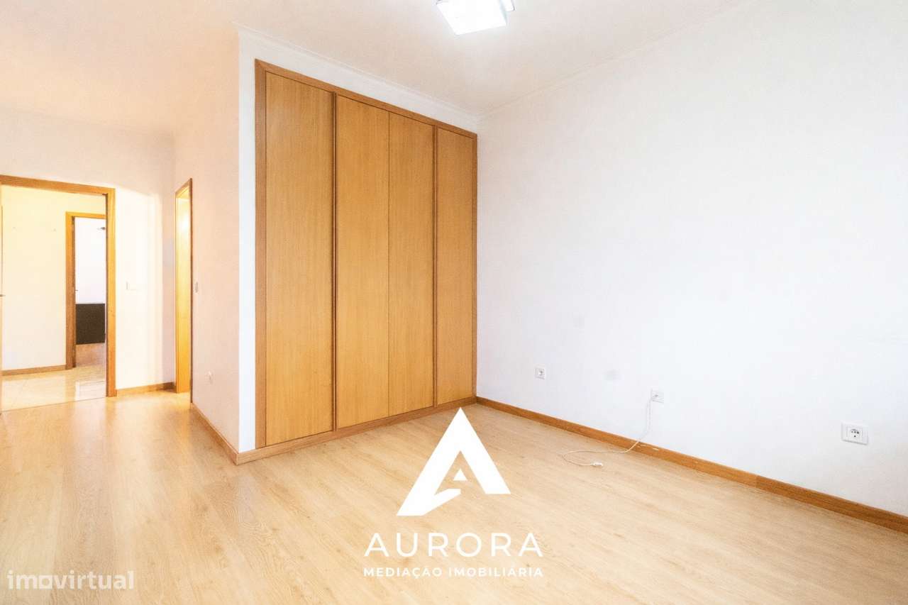 Apartamento T3 Venda em Oliveira de Azeméis, Santiago de Riba-Ul, Ul,-16