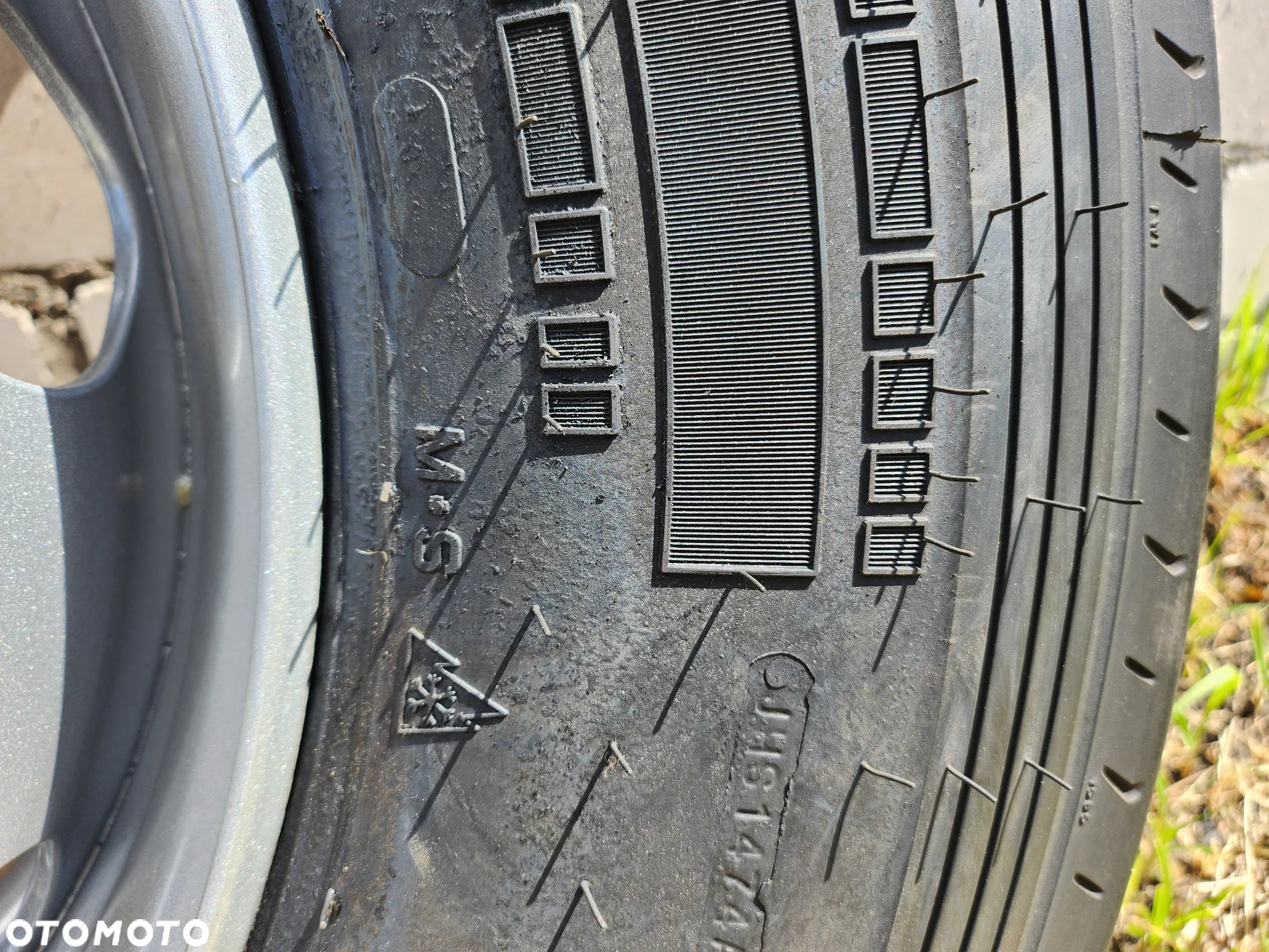 Pirelli 305/70/19,5 Atego Midlum Eurocargo - 11