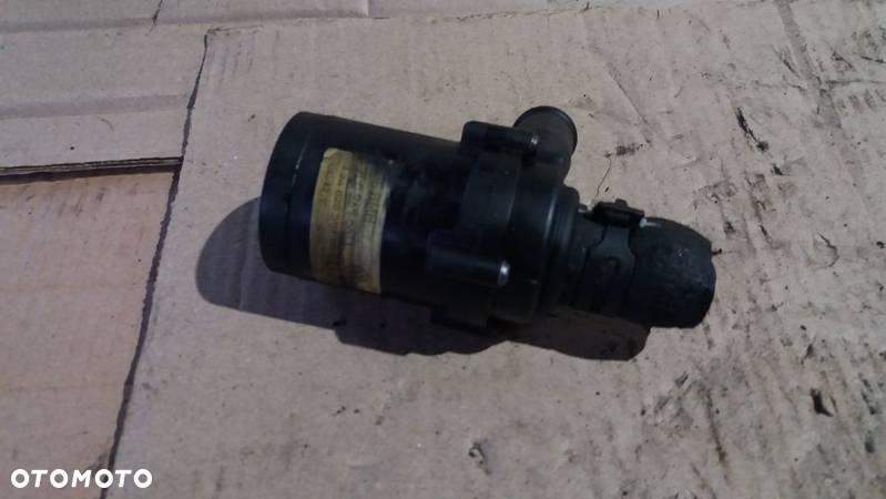 DODATKOWA POMPA WODY VW TOUAREG 2.5TDI 7L0965561L - 2