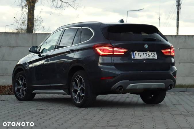 BMW X1 sDrive18d - 14