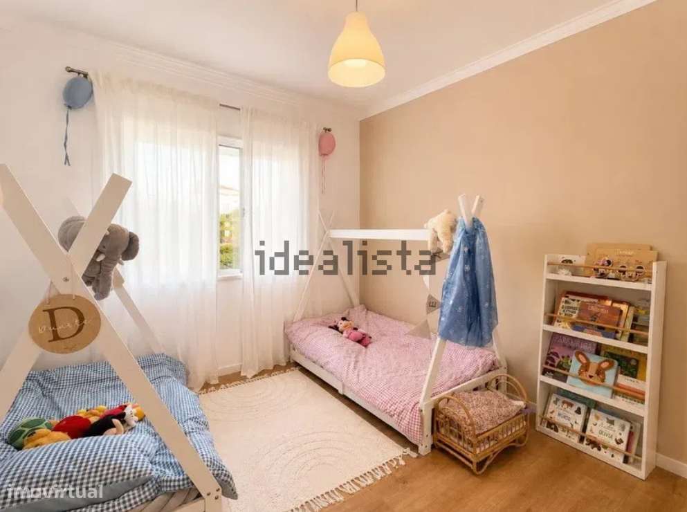 Apartamento T3 à venda em Santa Marta do Pinhal, Corroios-11