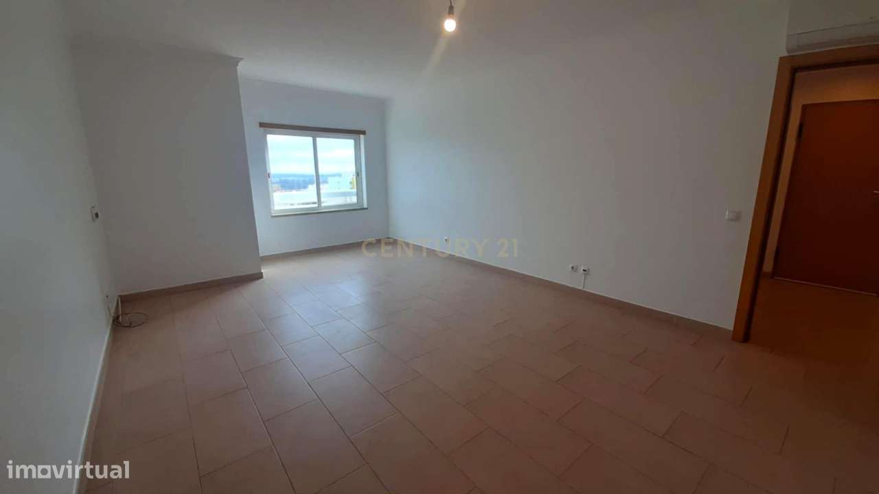 RESERVADO. Arrenda-se apartamento recente de quatro assoalhadas com pa - Grande imagem: 5/22