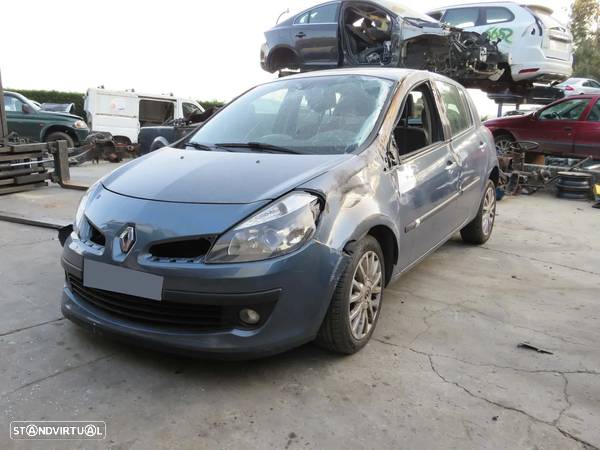 Renault Clio III 1.5 DCI (86cv) de 2006 - Peças Usadas (8160) - 2