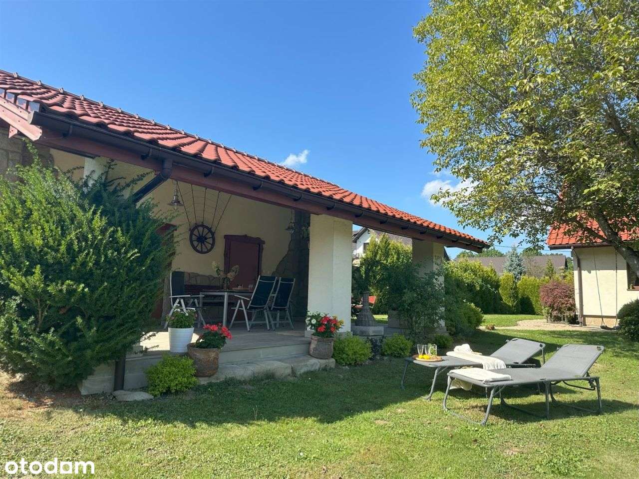 Siedliskowa rezydencja z dużym pięknym ogrodem-19