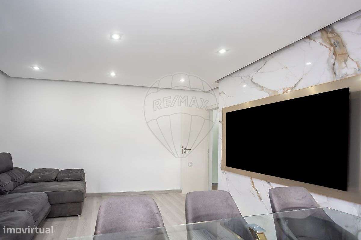 Apartamento T2 para venda em Paio Pires-26