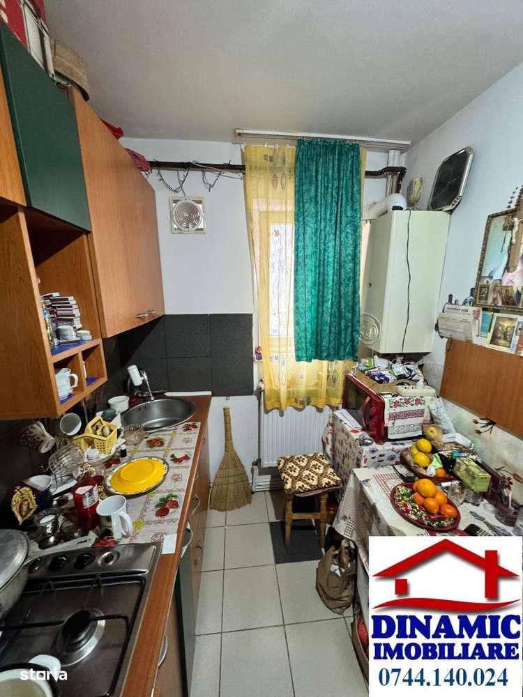 Apartament 3 camere –Str. Viforului, etajul 2, poziționat semi-central-5