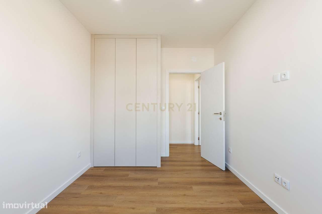 Apartamento T3 moderno e espaçoso no coração do Pinhal Novo-11