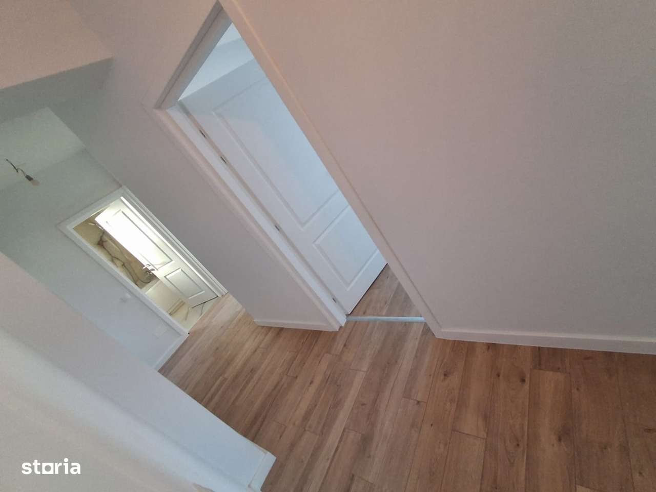 Finalizat!!!  Metrou Aparatorii Patriei 3 camere decomandat - Imagine principală: 2/6