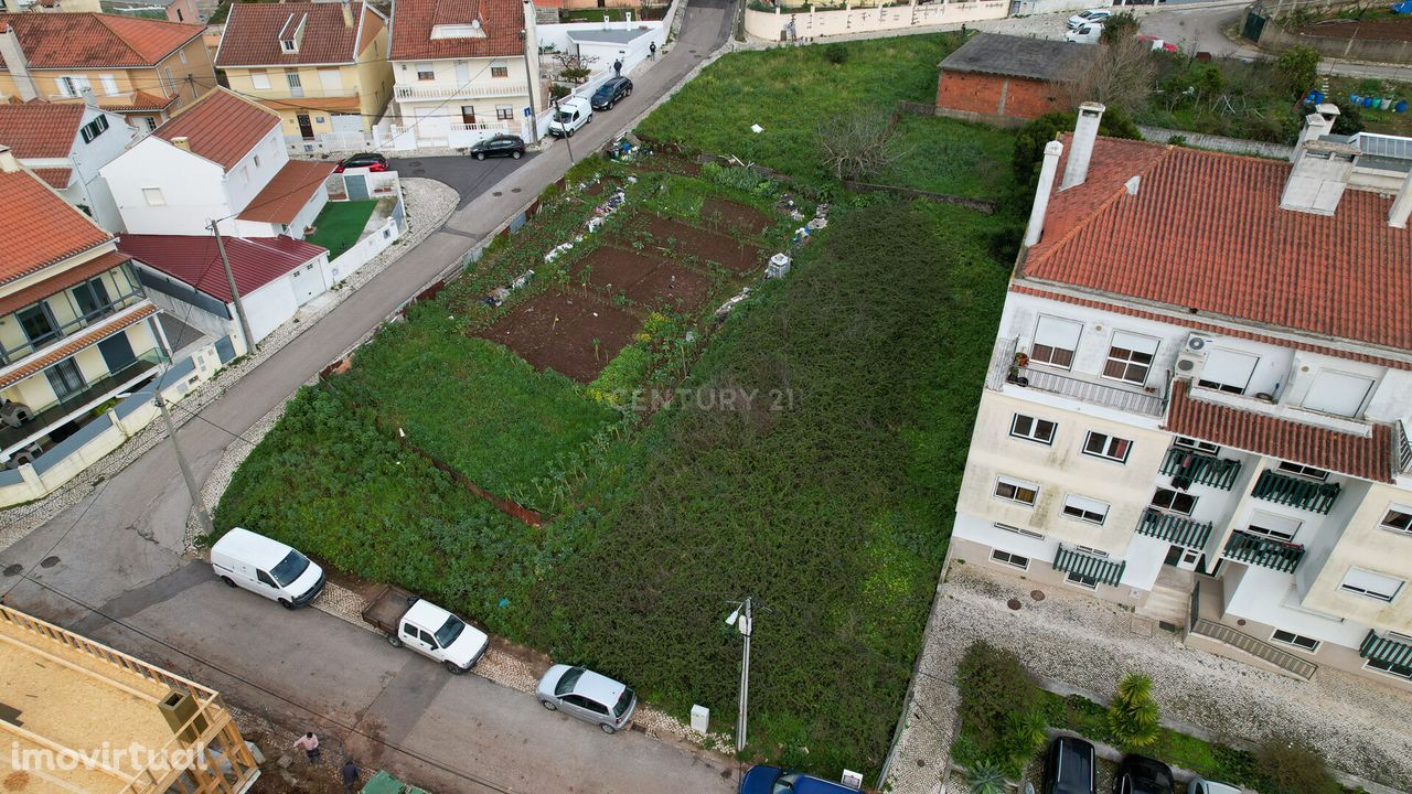 Terreno Urbano com 1210m2 em Casal de Cambra - Sintra