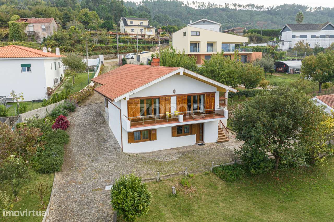 Moradia T4, Chalé de Montanha, lote de 2100 m2,vista rio, V.N.Cerve... - Grande imagem: 2/43