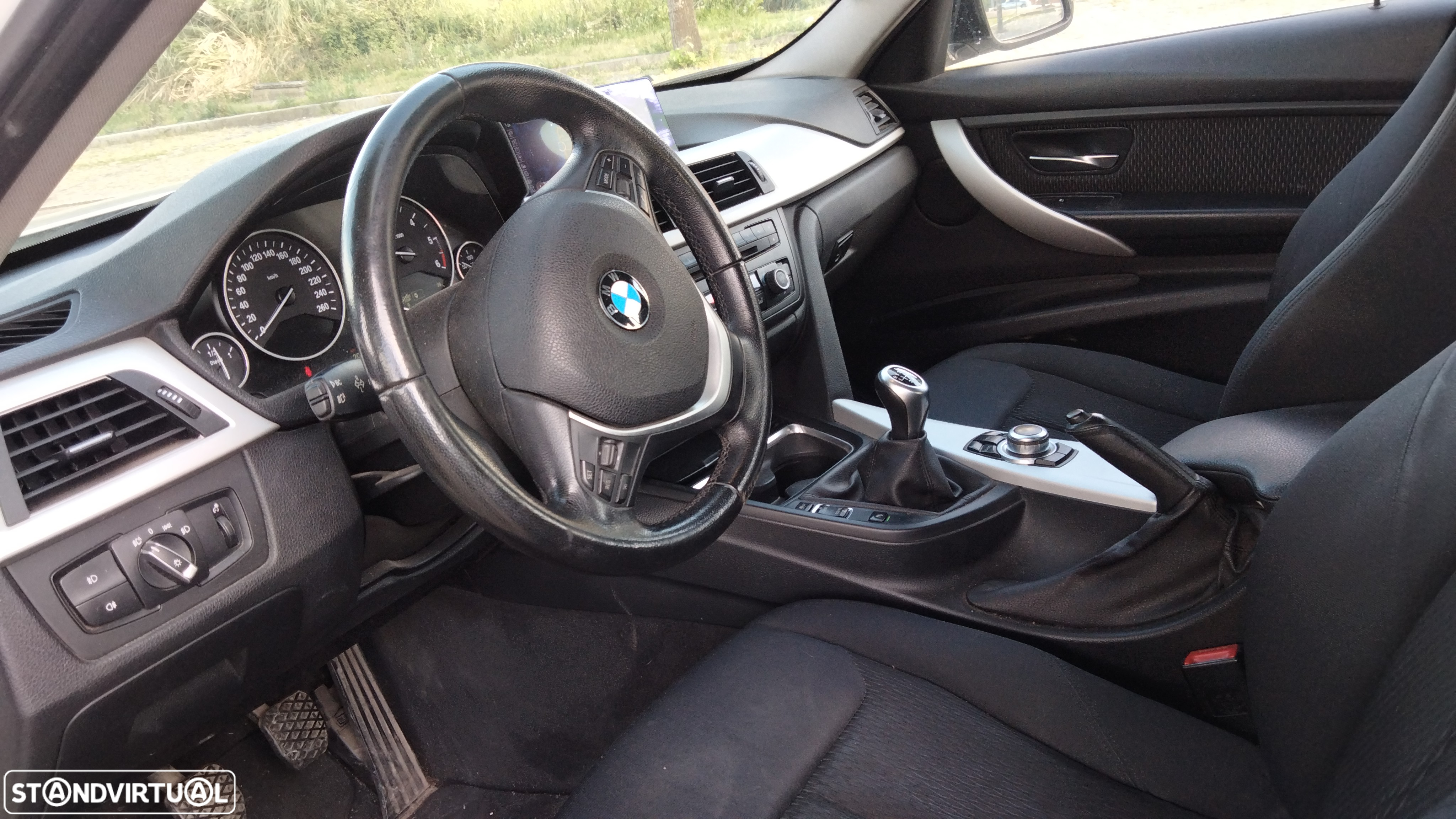 BMW 318 d Touring Navigation Sport - 6