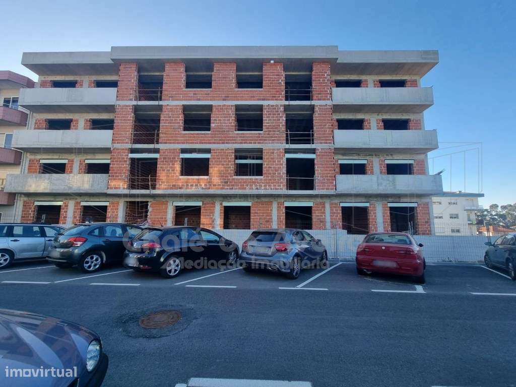 Apartamento T 3 com varanda e garagem-Oliveira Azemeis-5