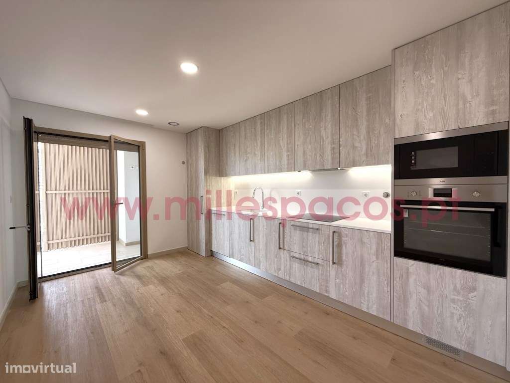 Duplex T3+1 Novo - Garagem individual e Terraço-37