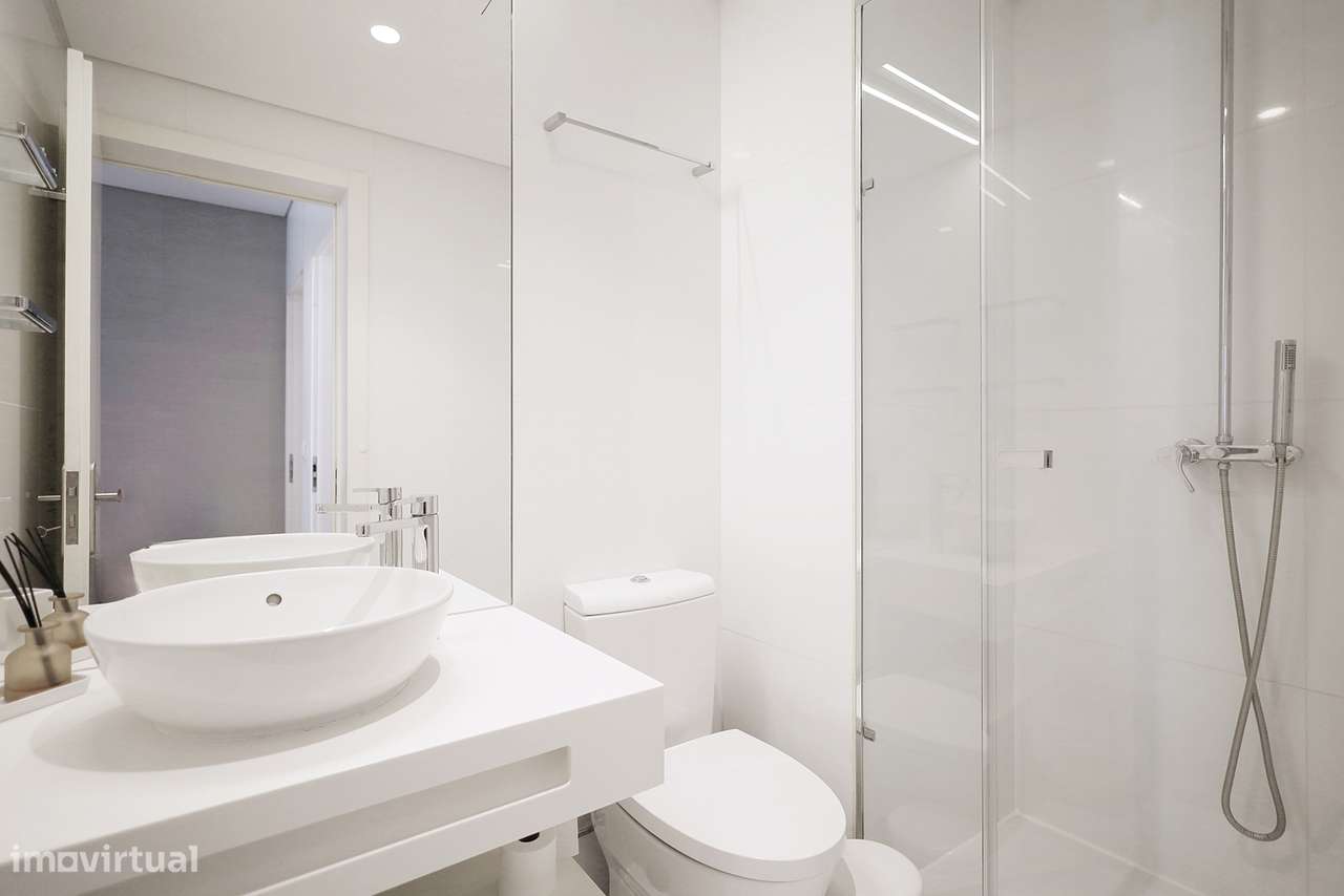 Apartamento T2 - Junto à Av. Liberdade - Totalmente Mobilado - Garagem-22