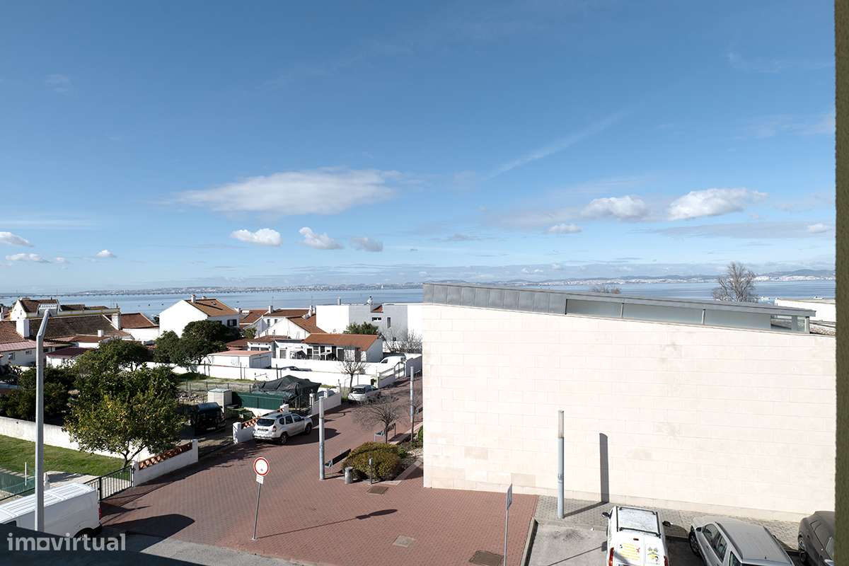 Apartamento T4 com vista rio em Alcochete, grandes áreas-14
