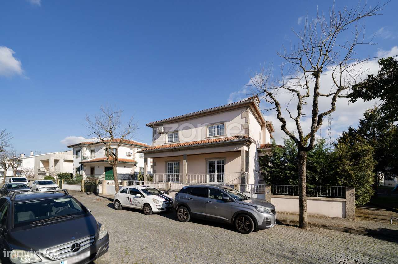 Moradia Individual T5 com 385 m2 em Frossos - Braga! - Grande imagem: 3/51