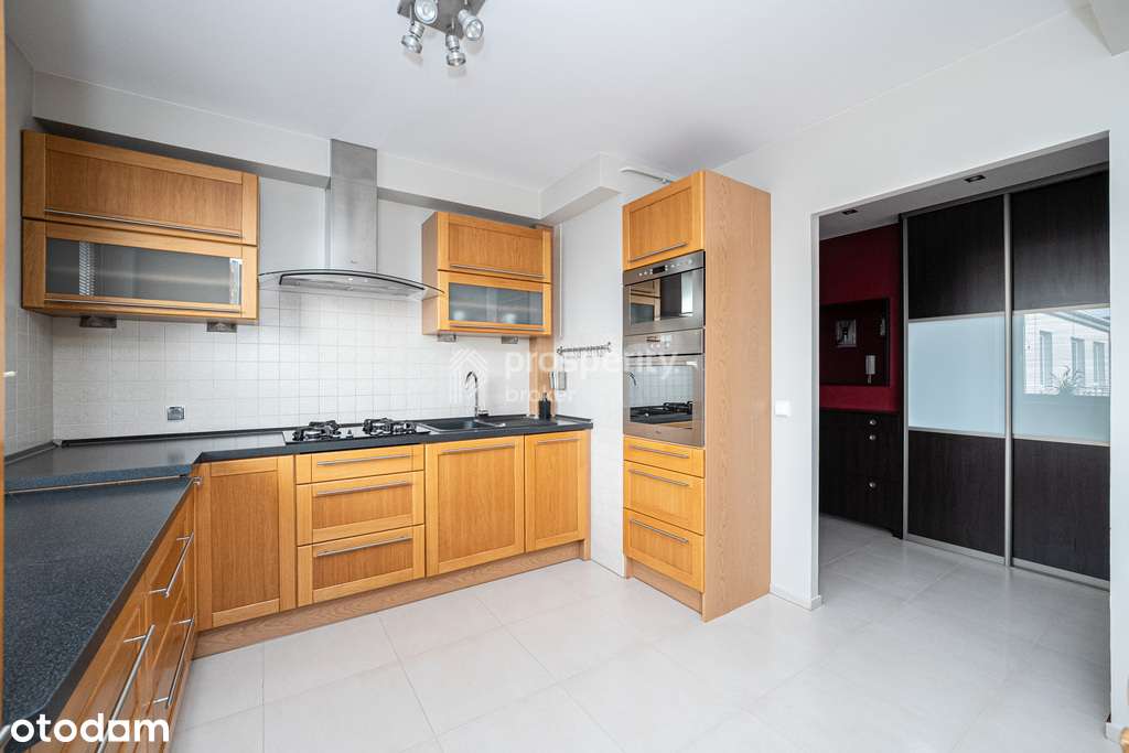 Mieszkanie z klimatyzacją - tylko 6 minut do Metra-1