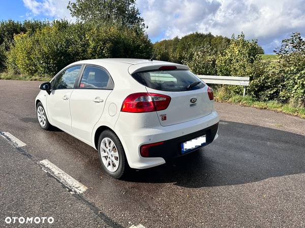 Kia Rio - 7