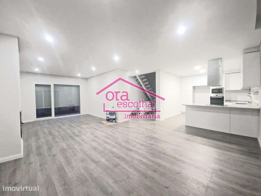 Moradia NOVA T4 de gaveto em lote de 290 m2 em Fernão Ferro! - Grande imagem: 2/15