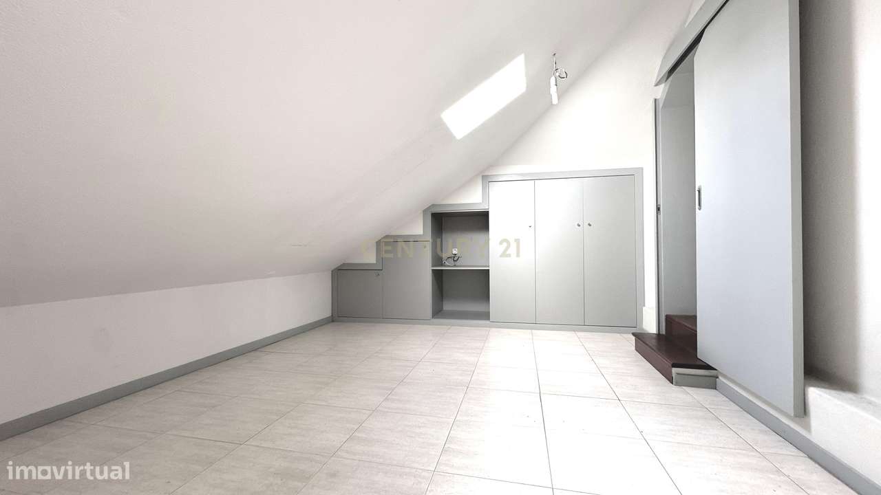 Prédio Urbano no Centro do Funchal – Oportunidade de Investimento - Lo-36