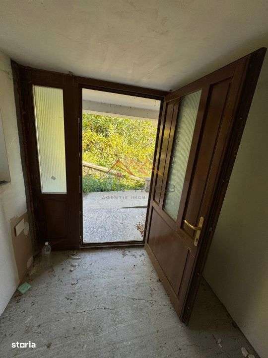 Vila S+P+E, priveliste deosebita, 6 camere, garaj, terasa, Cornu, PH-9