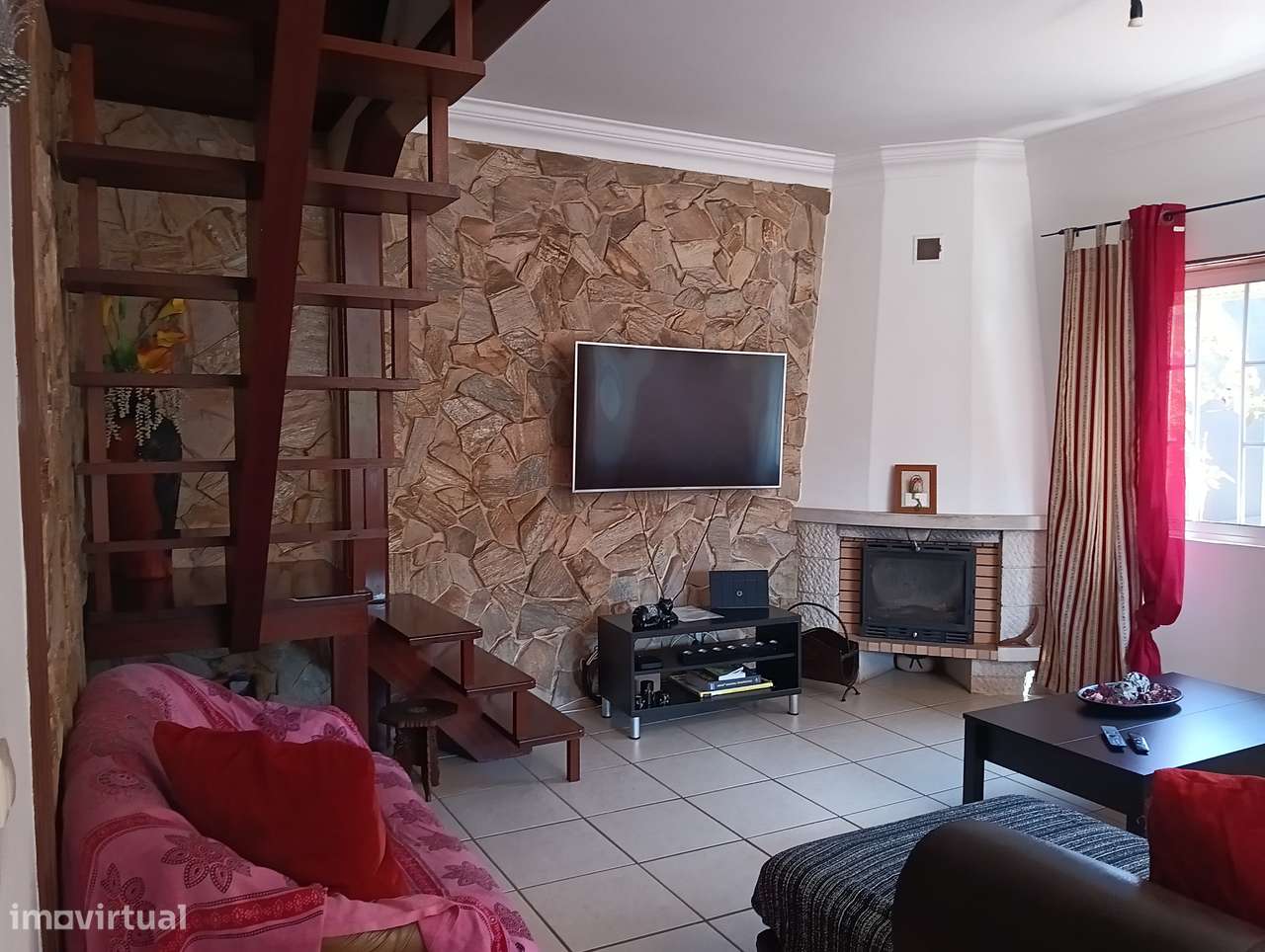 Moradia T6 com Piscina com garagem com alvará alojamento Local-11